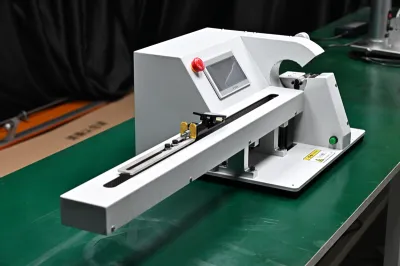 Mesin Pembungkus Pita Perekat dengan Tarikan Kawat Satu Sisi JW-303K-1.0m Thumb
