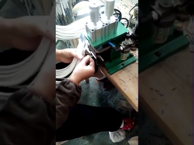 Mesin Pengupas Kabel Pneumatik Vertikal Otomatis untuk Industri