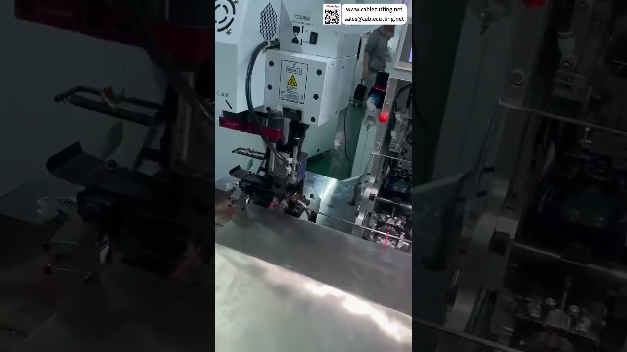 Perangkat Alat Proses Setup Mesin Insertion Plug Waterproof Tunggal Crimping Kepala Ganda Otomatis - Celana Pendek